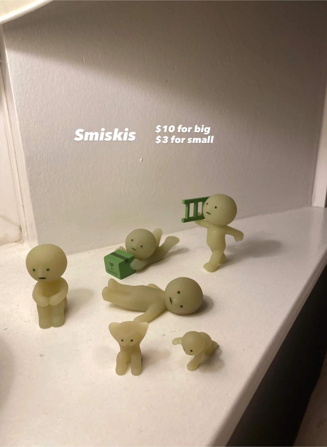 Smiski figurines