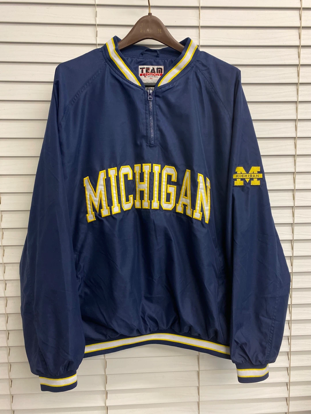 Team Edition Apparel Michigan Wolverines Pullover Jacket XL