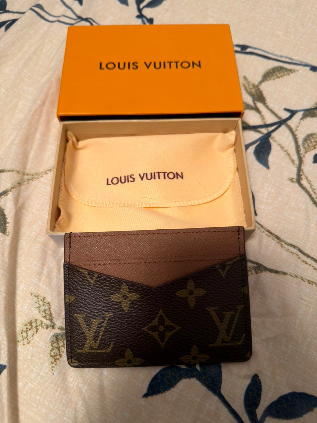 Louis Vuitton Cardholder Set - photo 2