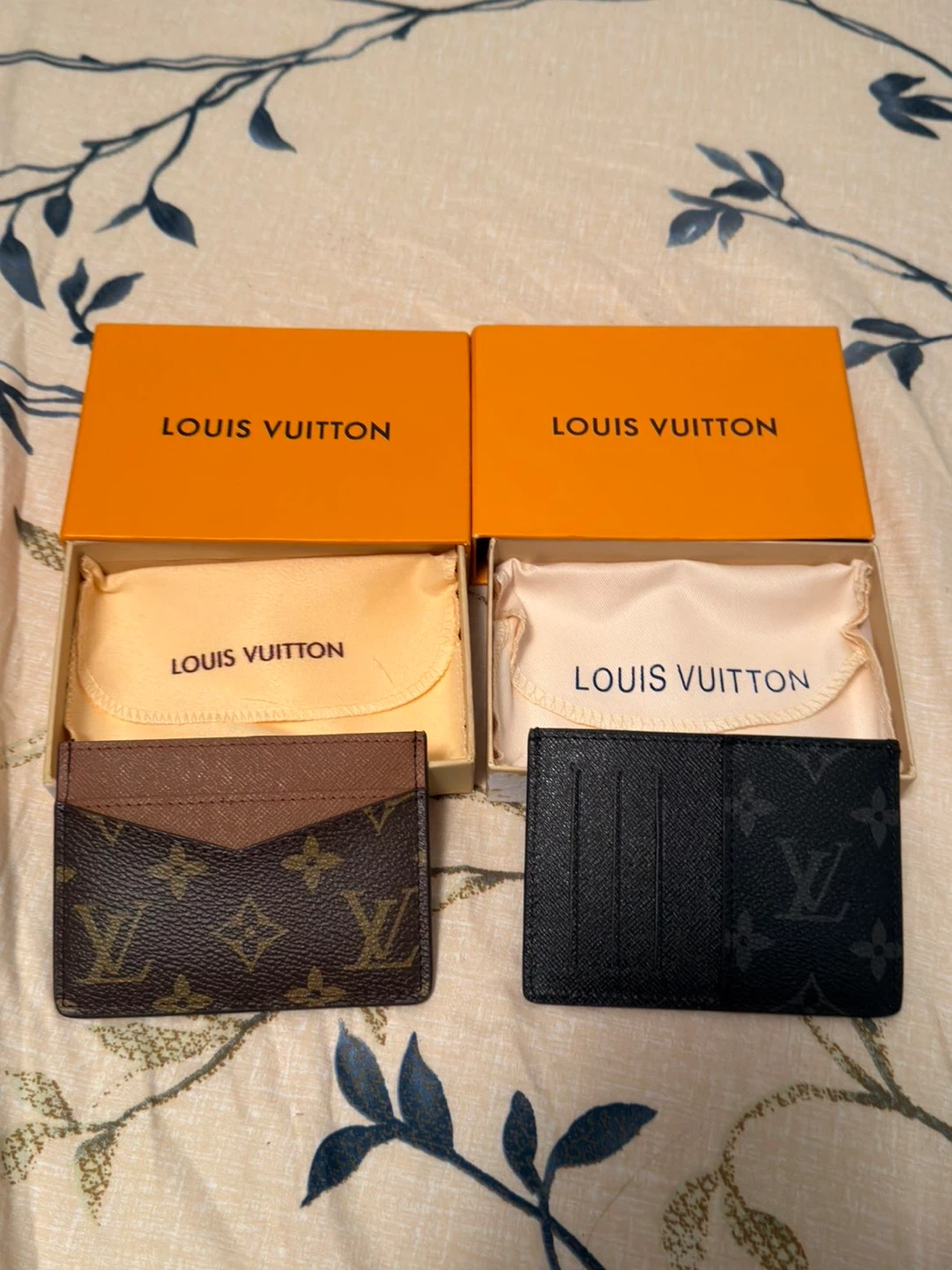 Louis Vuitton Cardholder Set - photo 3