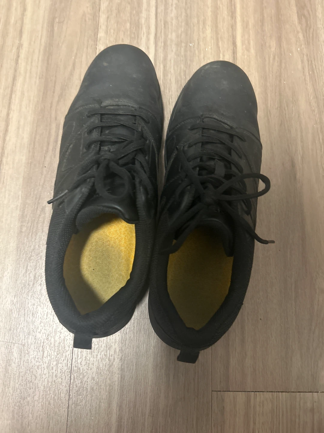 Soulier noir à lacets