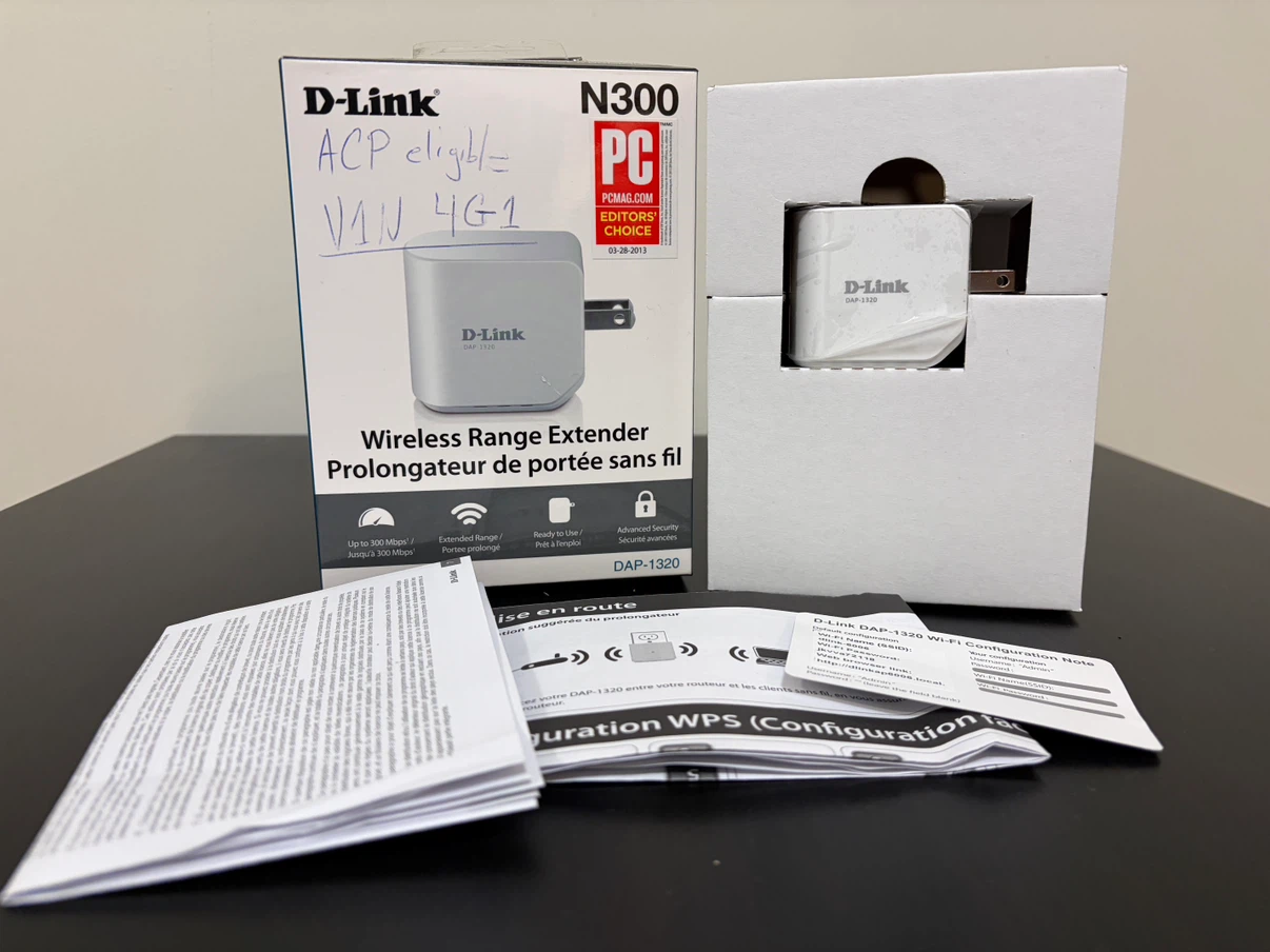 D-Link Wi-Fi Combo Pack: Range Extender + Wireless USB Adapter