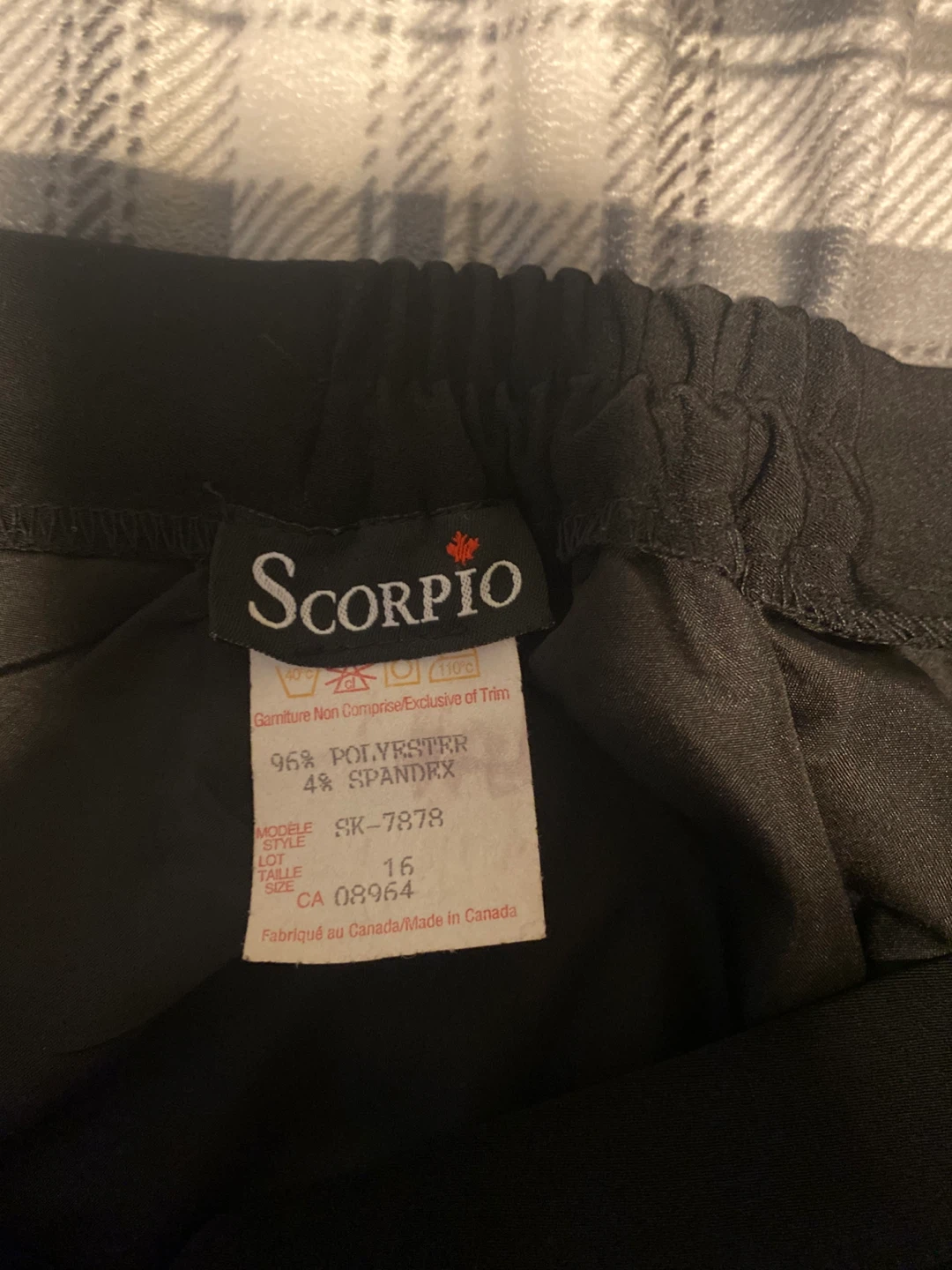 Women’s Scorpio Black Skirt Size 16 - photo 2