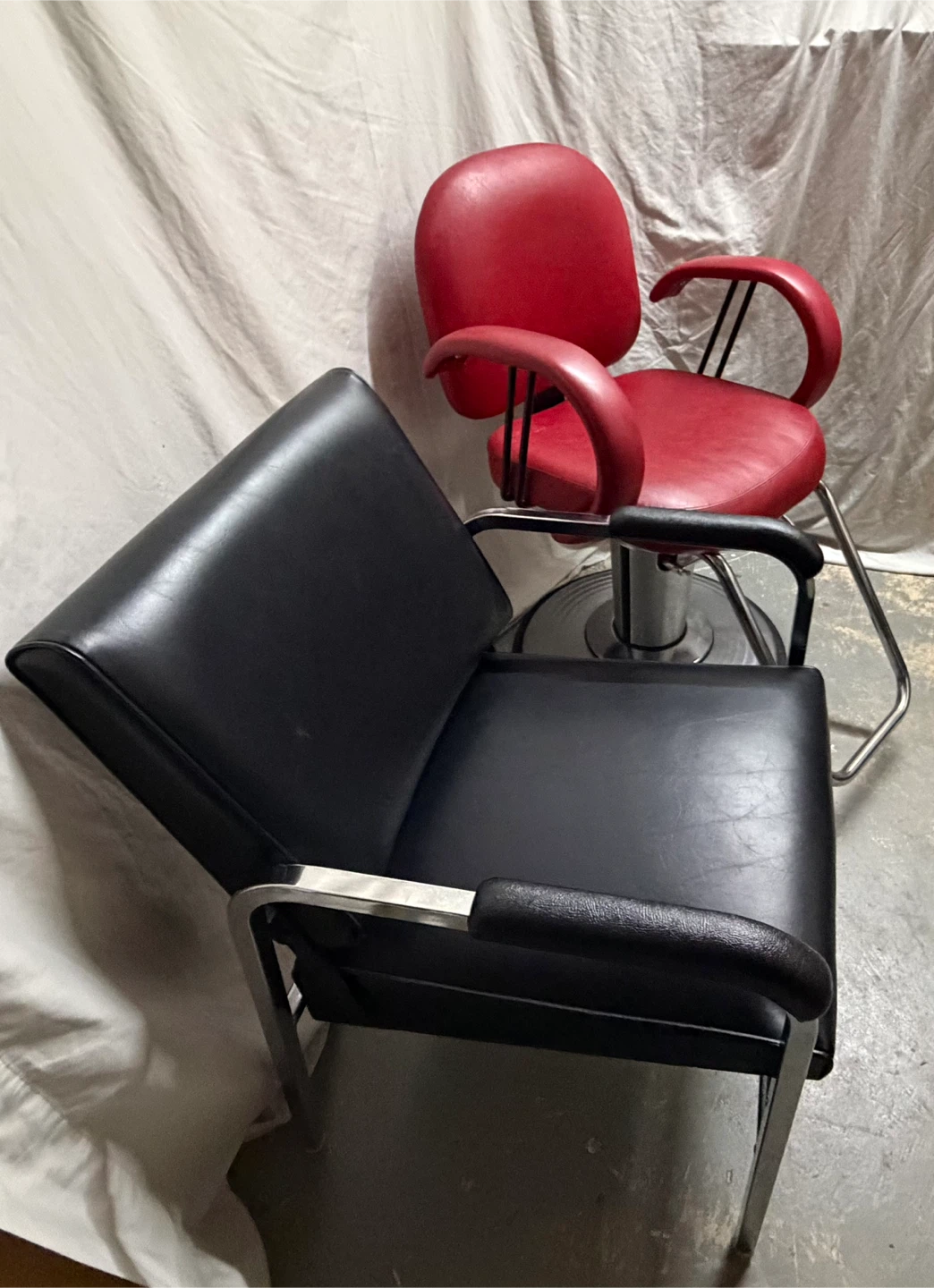 Black and red Salon Chair with Chrome Accents - photo 3
