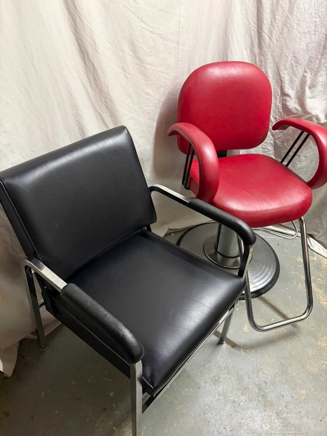 Black and red Salon Chair with Chrome Accents - photo 5