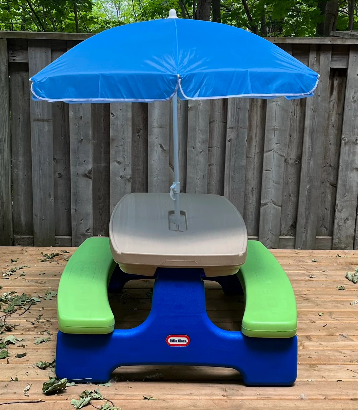 Little Tikes Picnic Table with Umbrella - photo 2