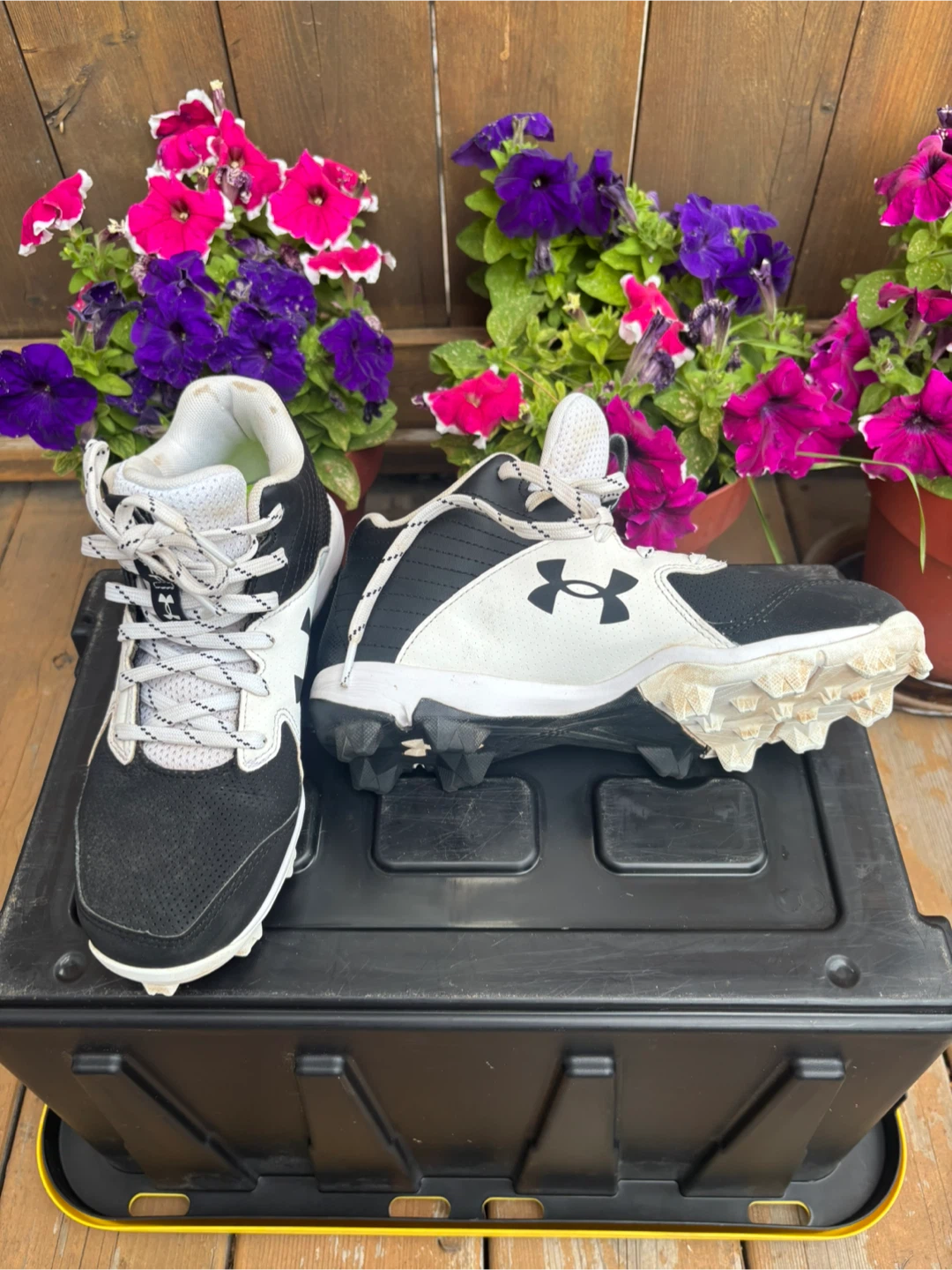 Under Armour Baseball Cleats - Black/White