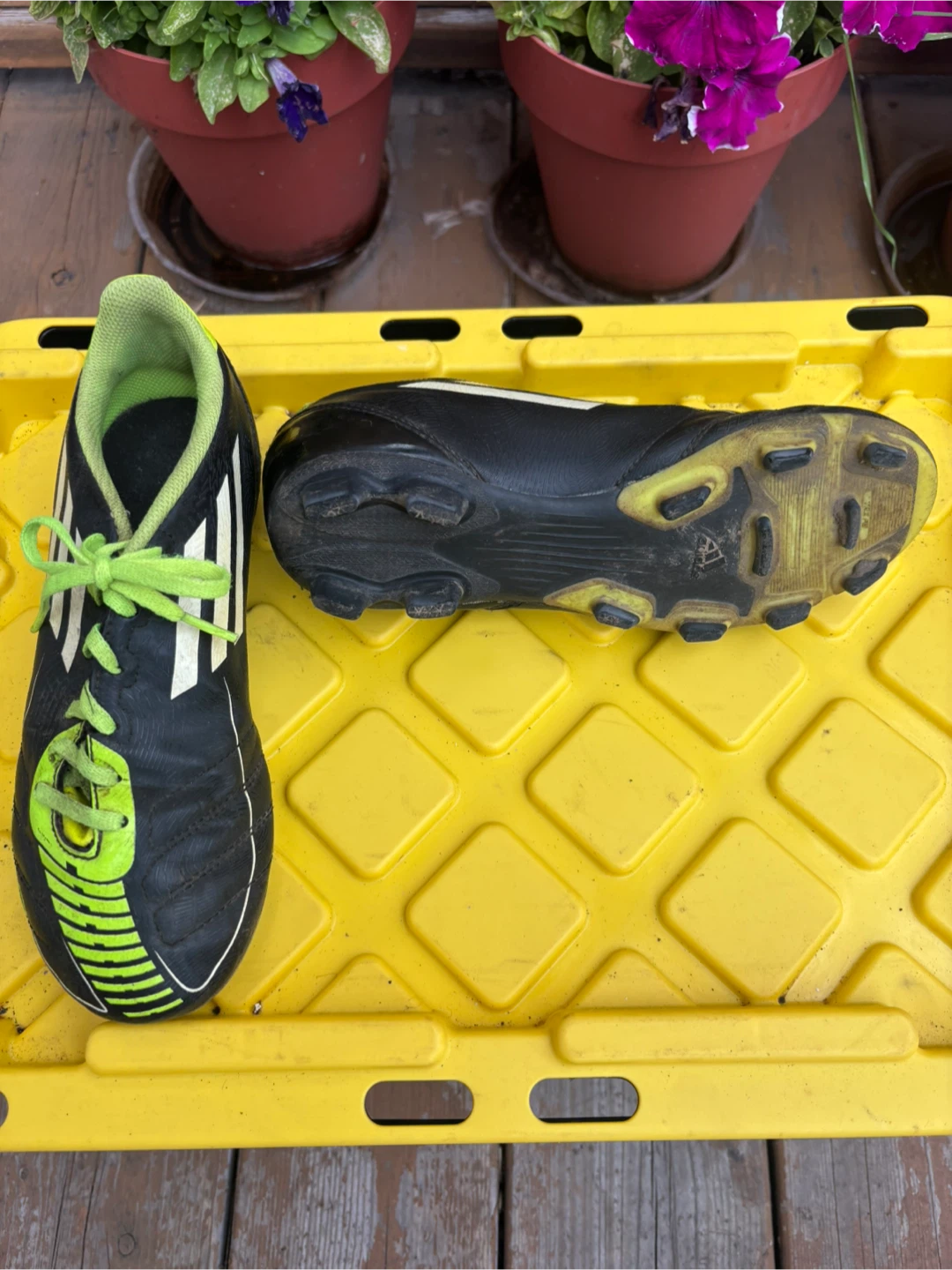 Adidas Soccer Cleats Size 4 US - photo 2