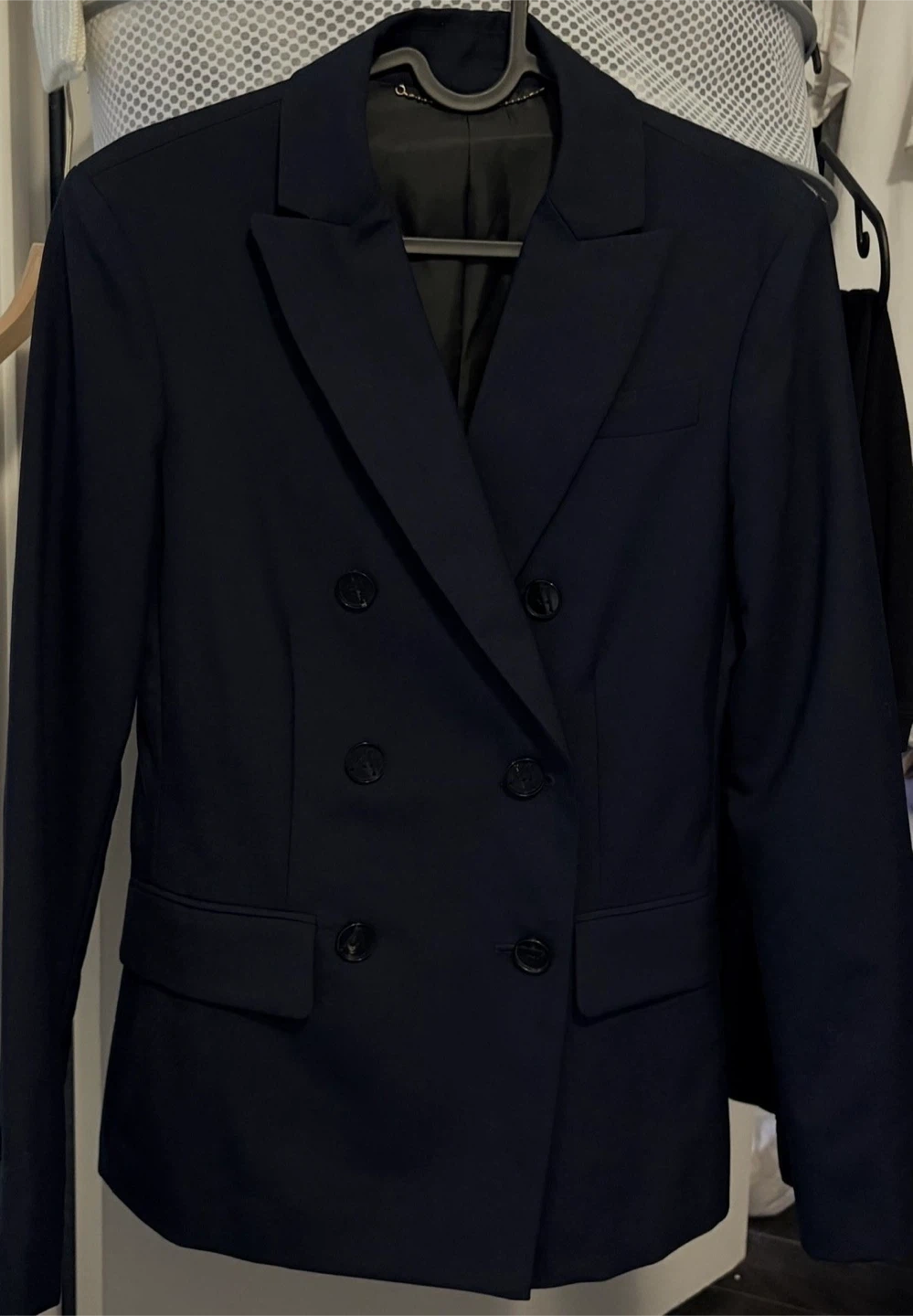 New Wool suit (48.9% worsted wool) Navy Double-Breasted Blazer