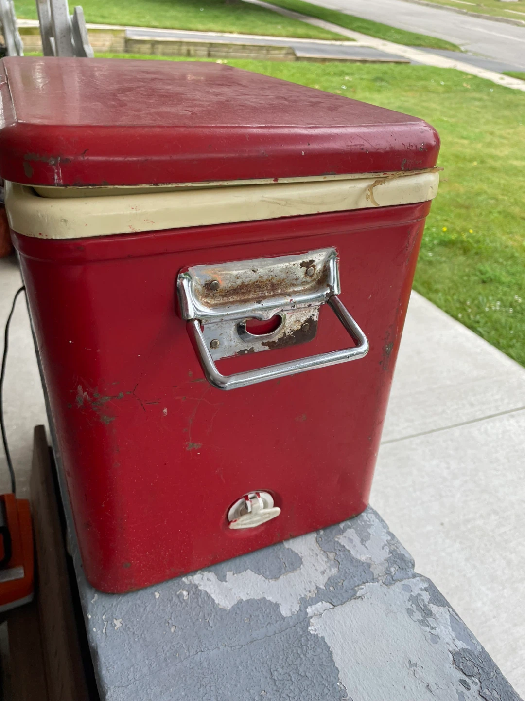 Vintage Coleman Cooler - Made in Canada - photo 2