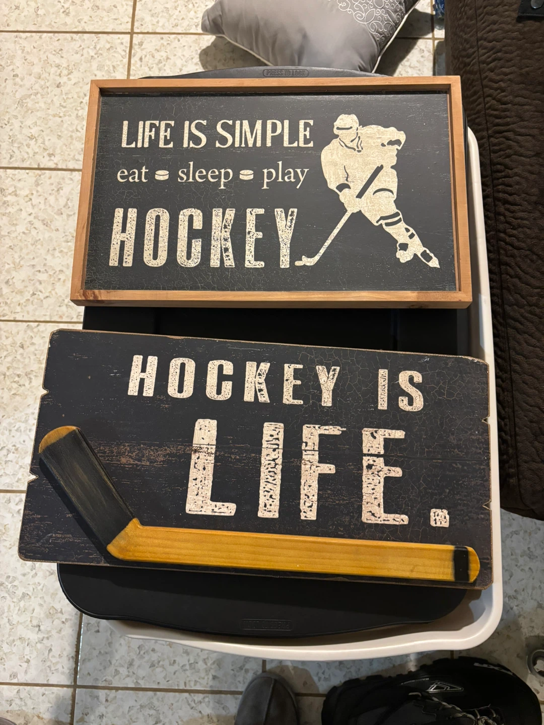 Set of 2 hockey frames