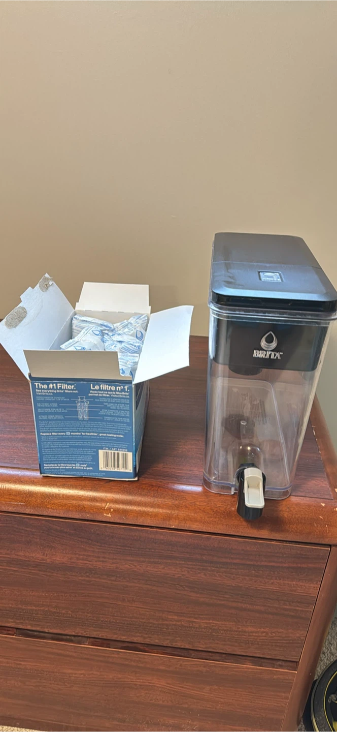 Brita Water Filter Pitcher with 7 Extra Filters - photo 2