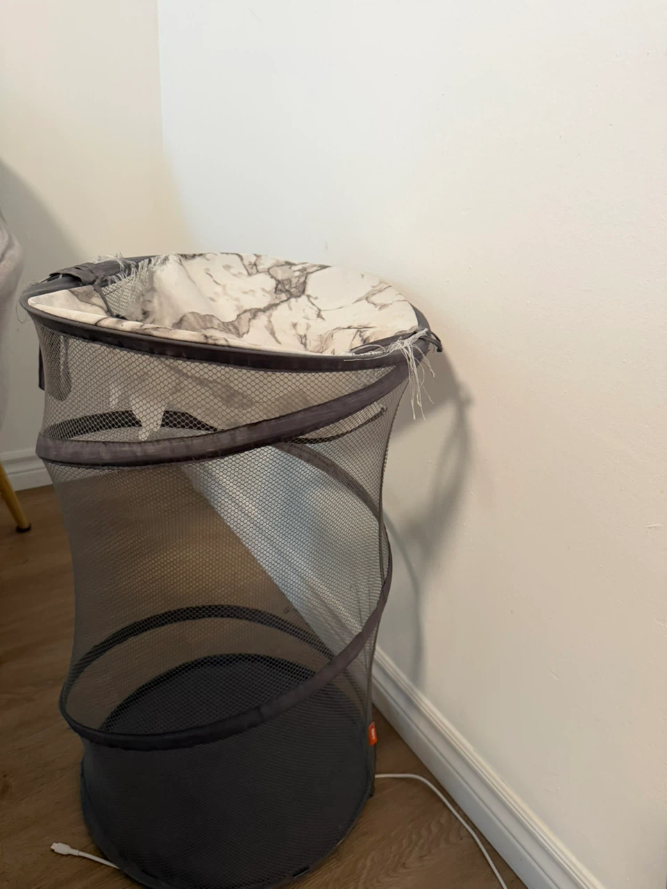 Collapsible Laundry Hamper with Marble Lid