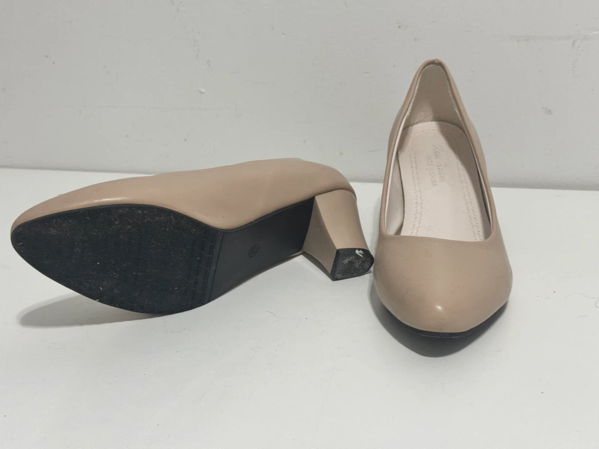 Beige Pointed Toe Heels - photo 4