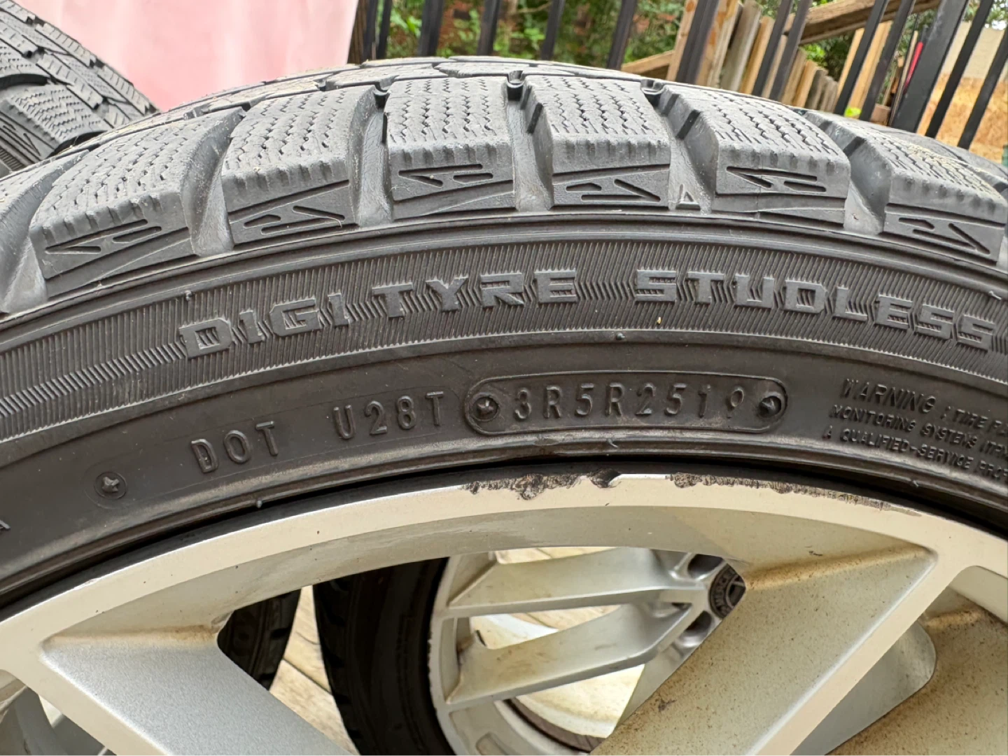 Dunlop Winter Tires with Mercedes Rims - photo 3