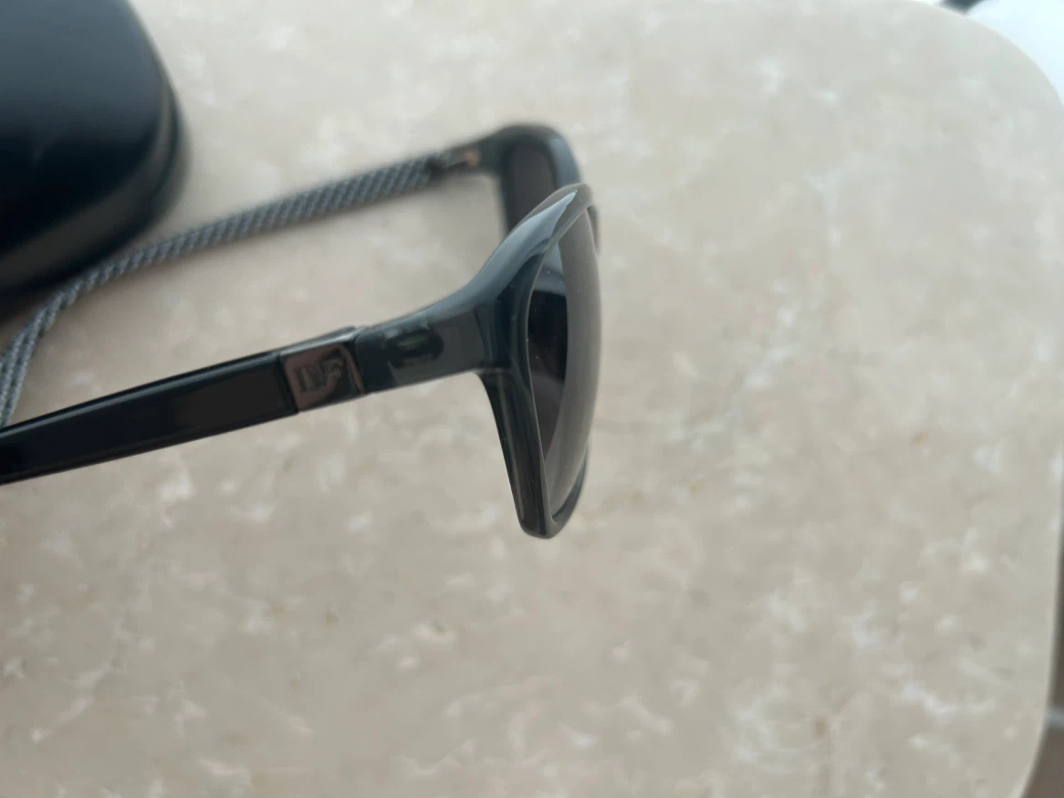 DVF Sunglasses with Case - photo 3