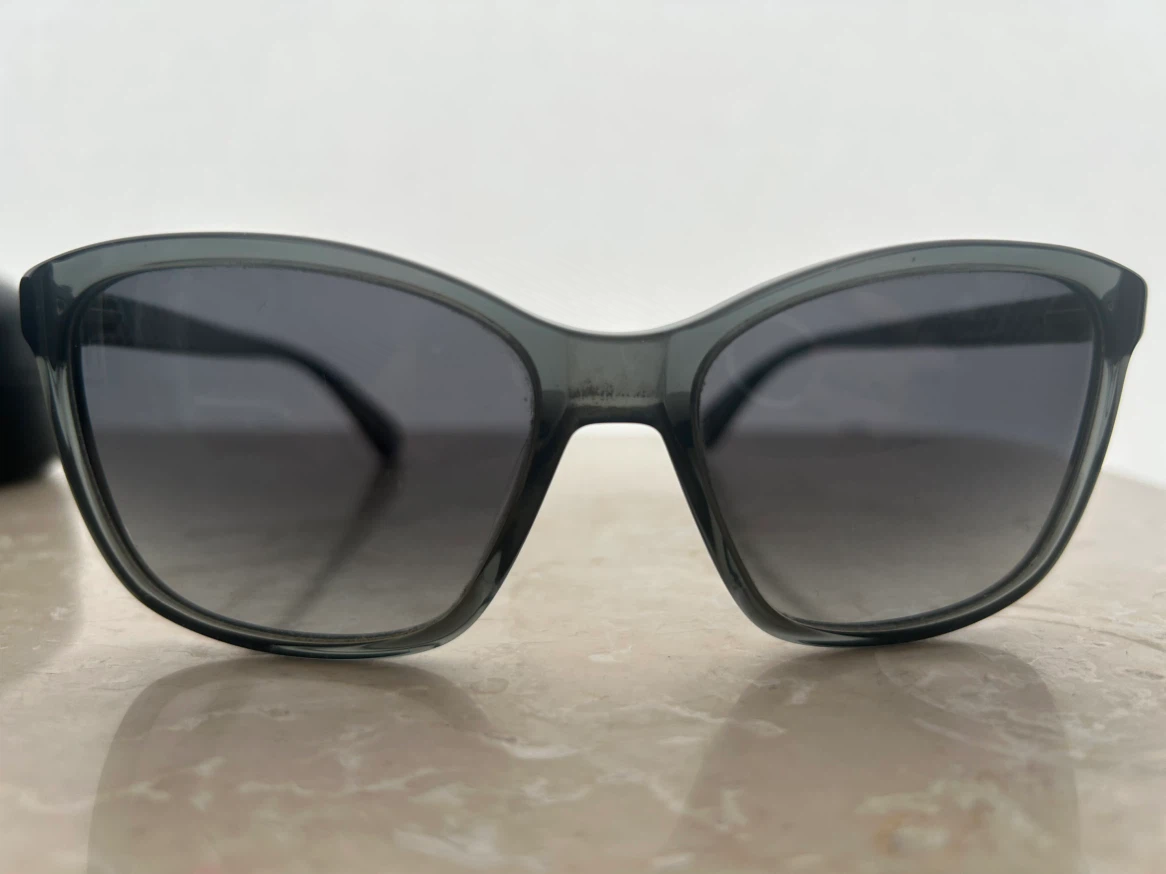 DVF Sunglasses with Case - photo 5