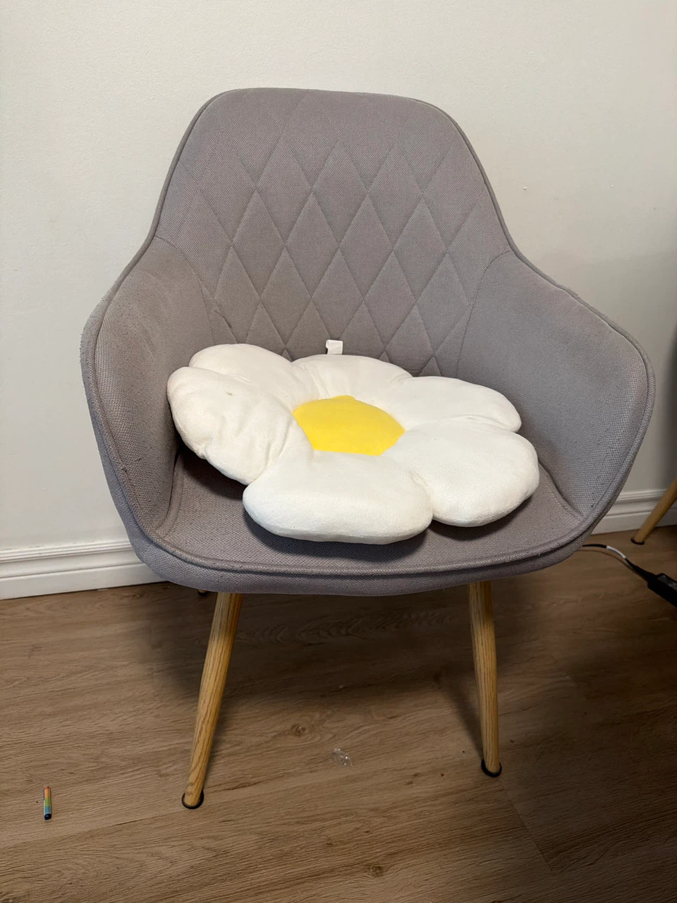 3 dinning chairs with Flower Shaped Pillow - photo 2