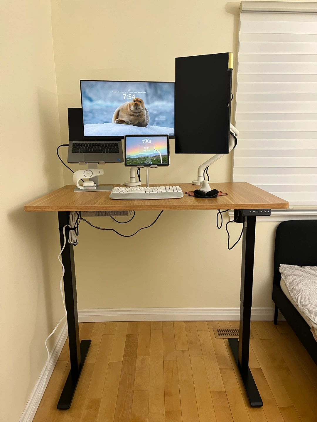 Flexispot 48*30 standing desk with motor - photo 2