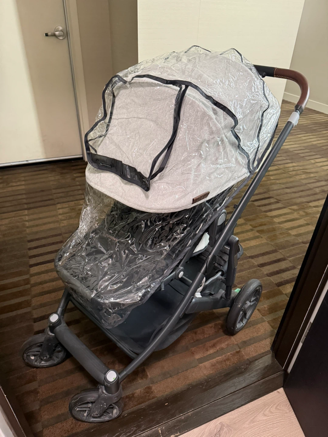 Uppababy Cruz V2 with accessories - photo 5