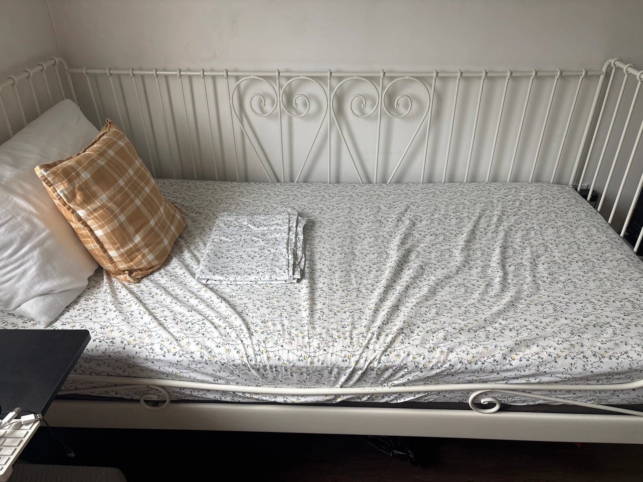 Ikea Daybed Frame with Mattress - photo 2
