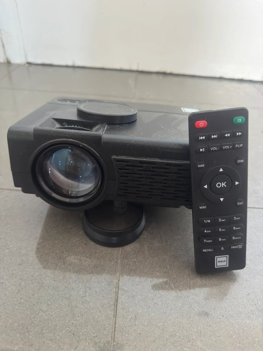 RCA RPJ107-BLACK Bluetooth Projector
