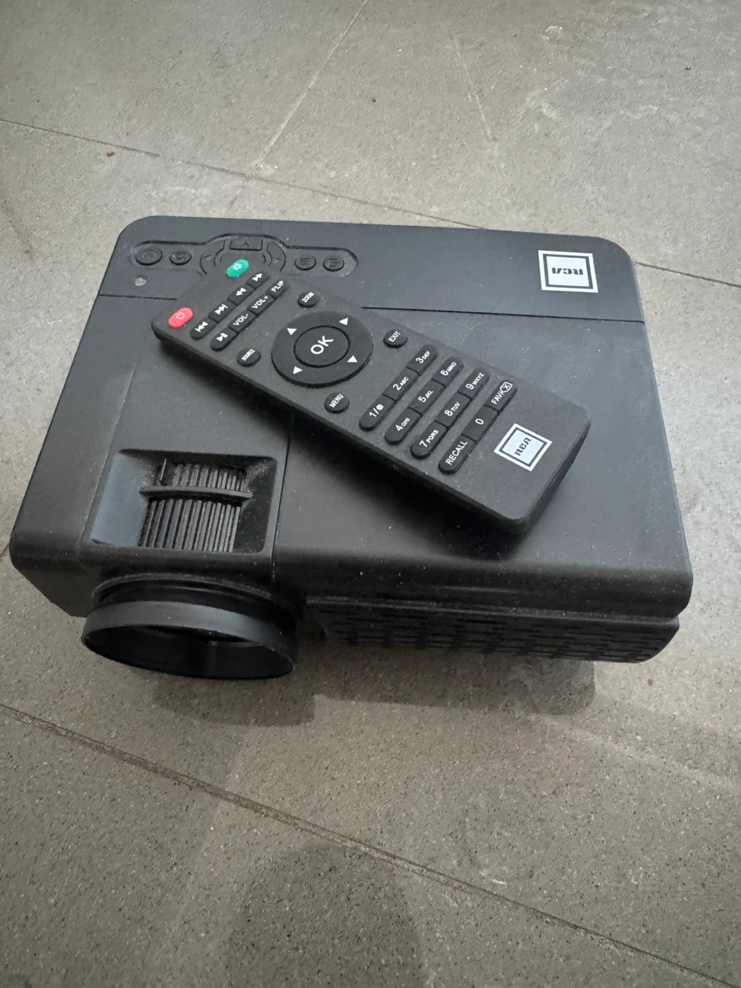 RCA RPJ107-BLACK Bluetooth Projector - photo 2