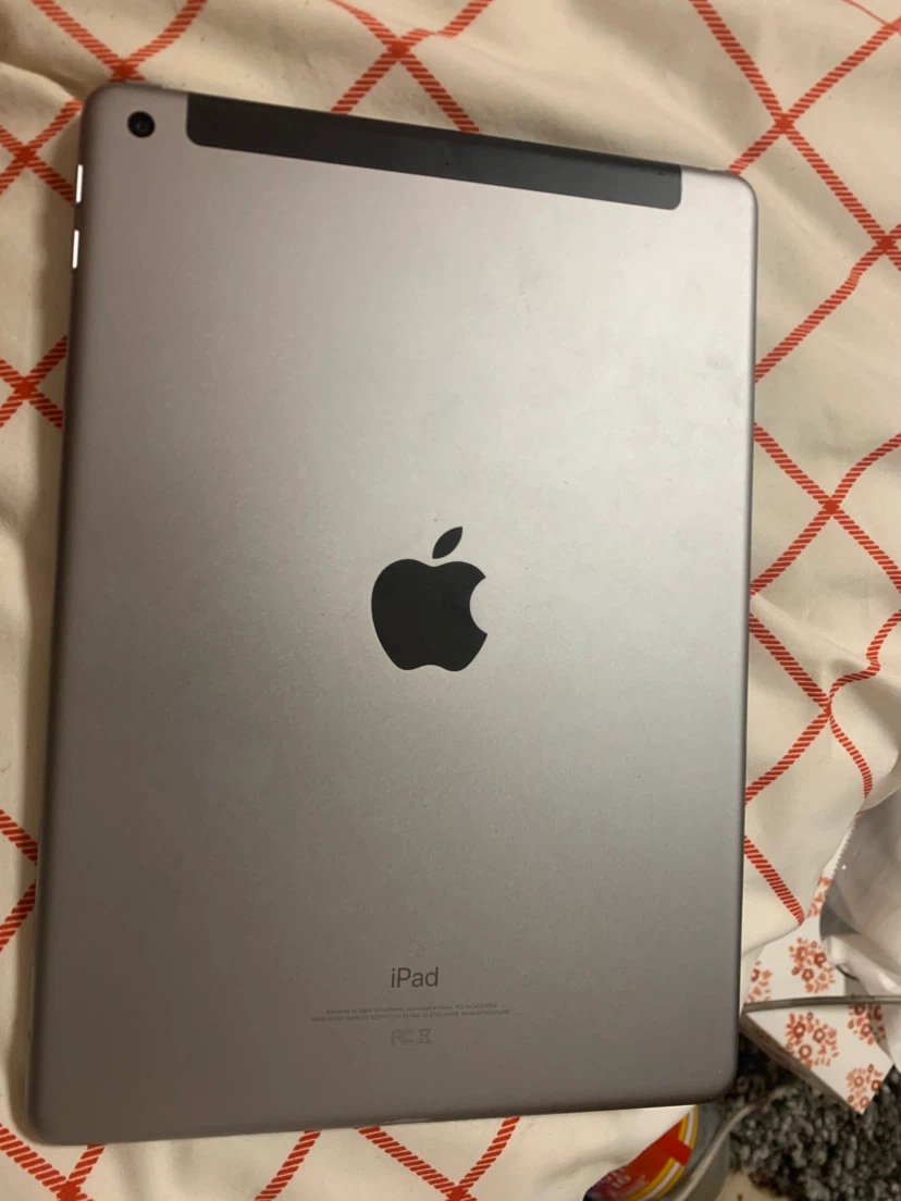 Apple iPad (6th generation) 32GB - photo 3