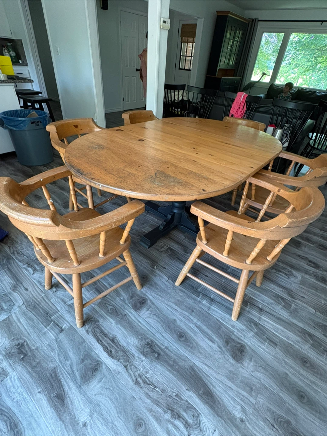 Dining room table and 6 chairs - solid wood - photo 2