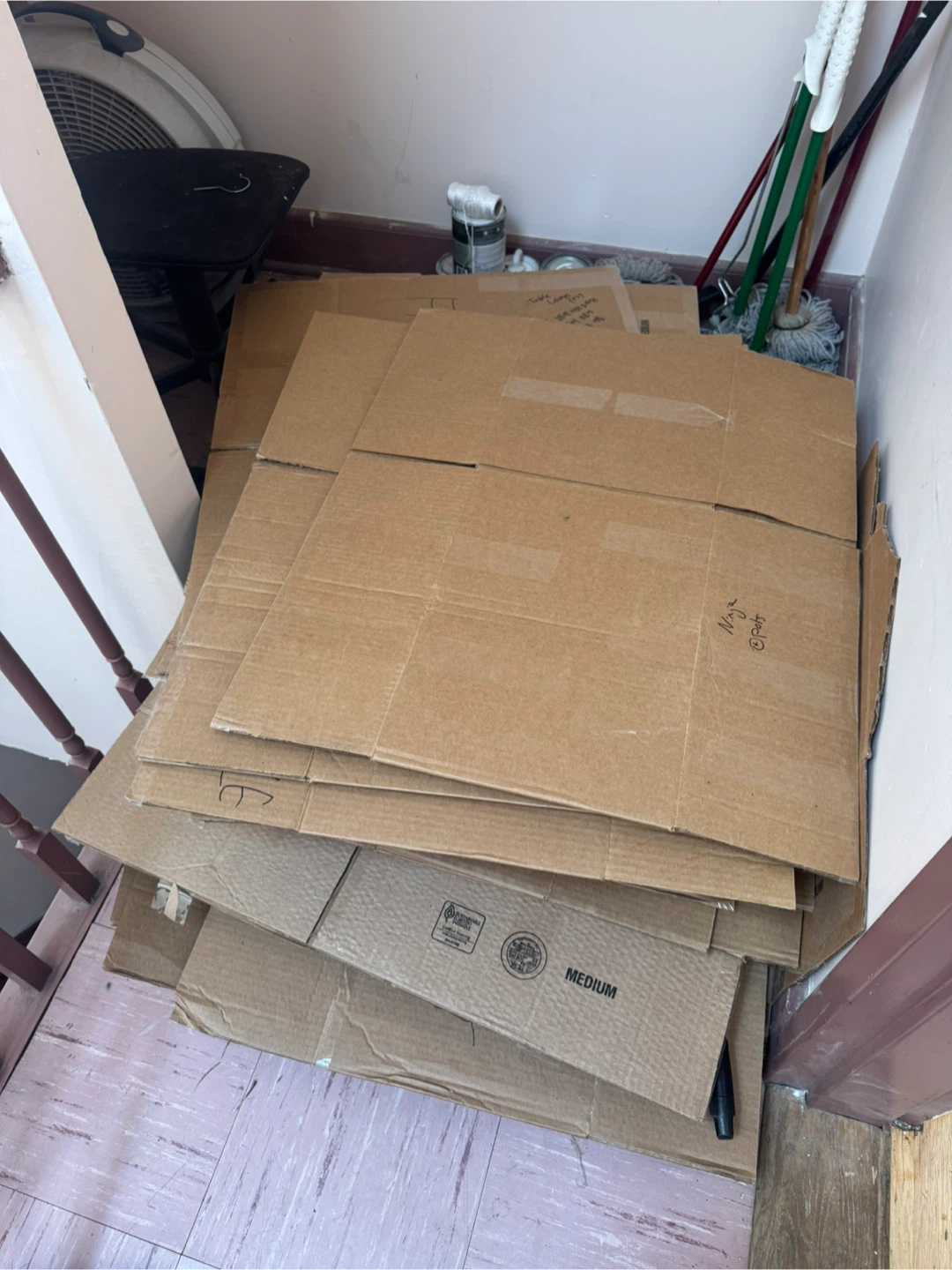 Cardboard Moving Boxes - Medium 18x 14 x 12 - photo 2