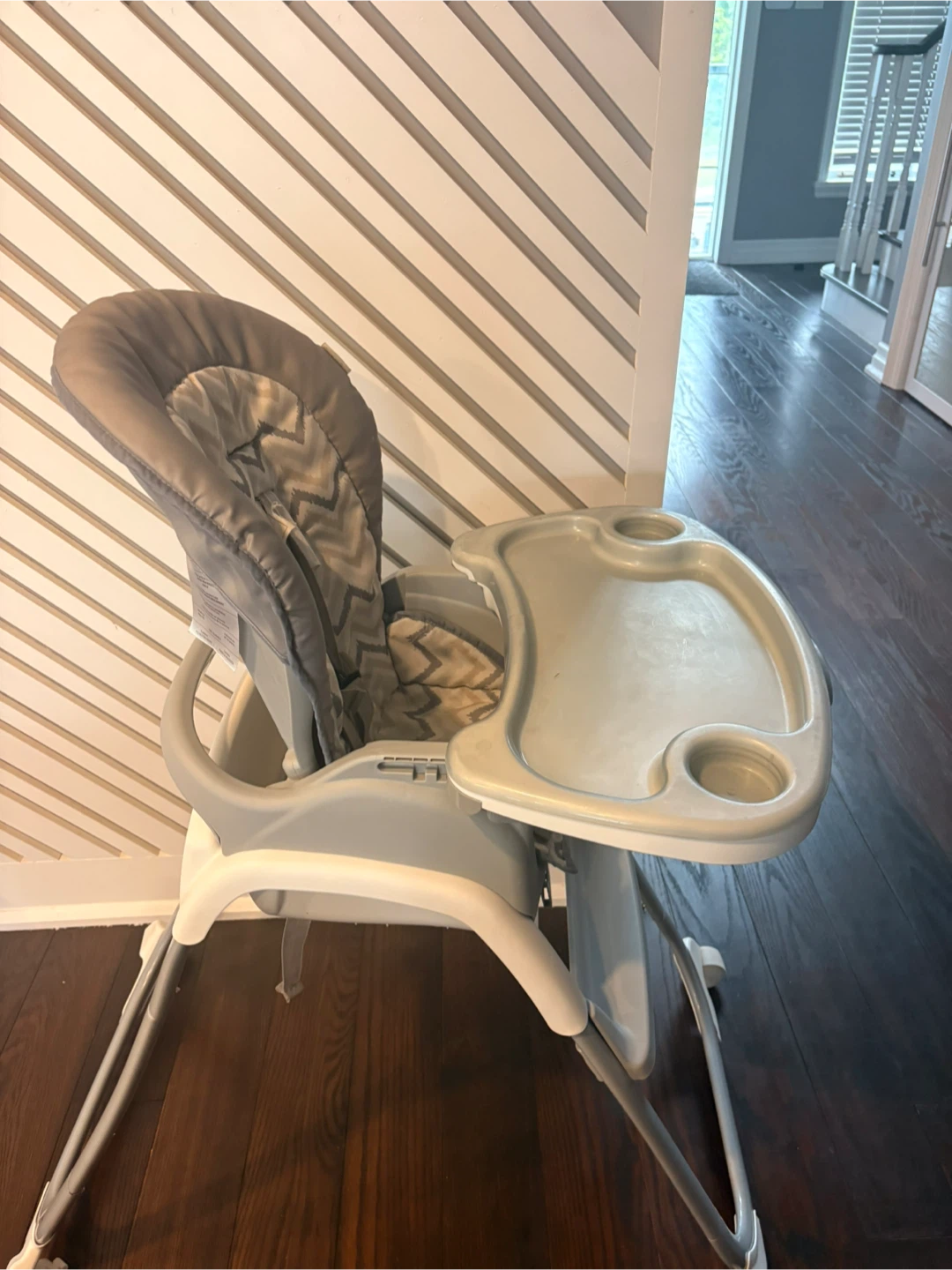 Baby High Chair – Great Condition, Clean & Sturdy - photo 3