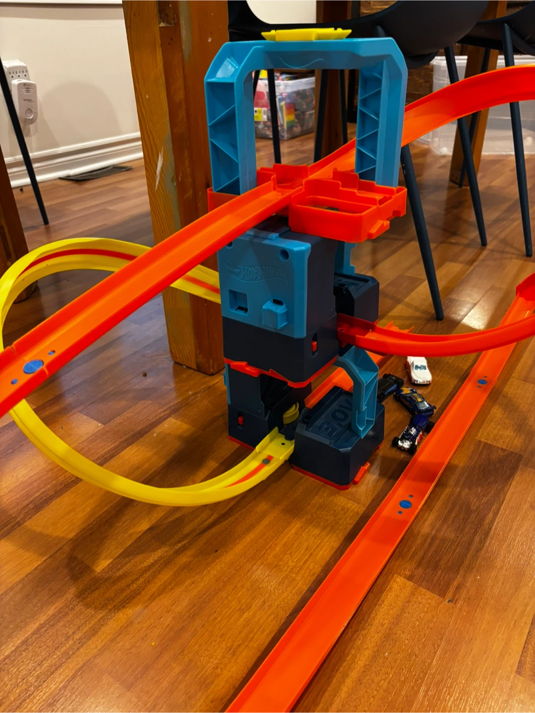 Hot Wheels tower and loop - photo 3