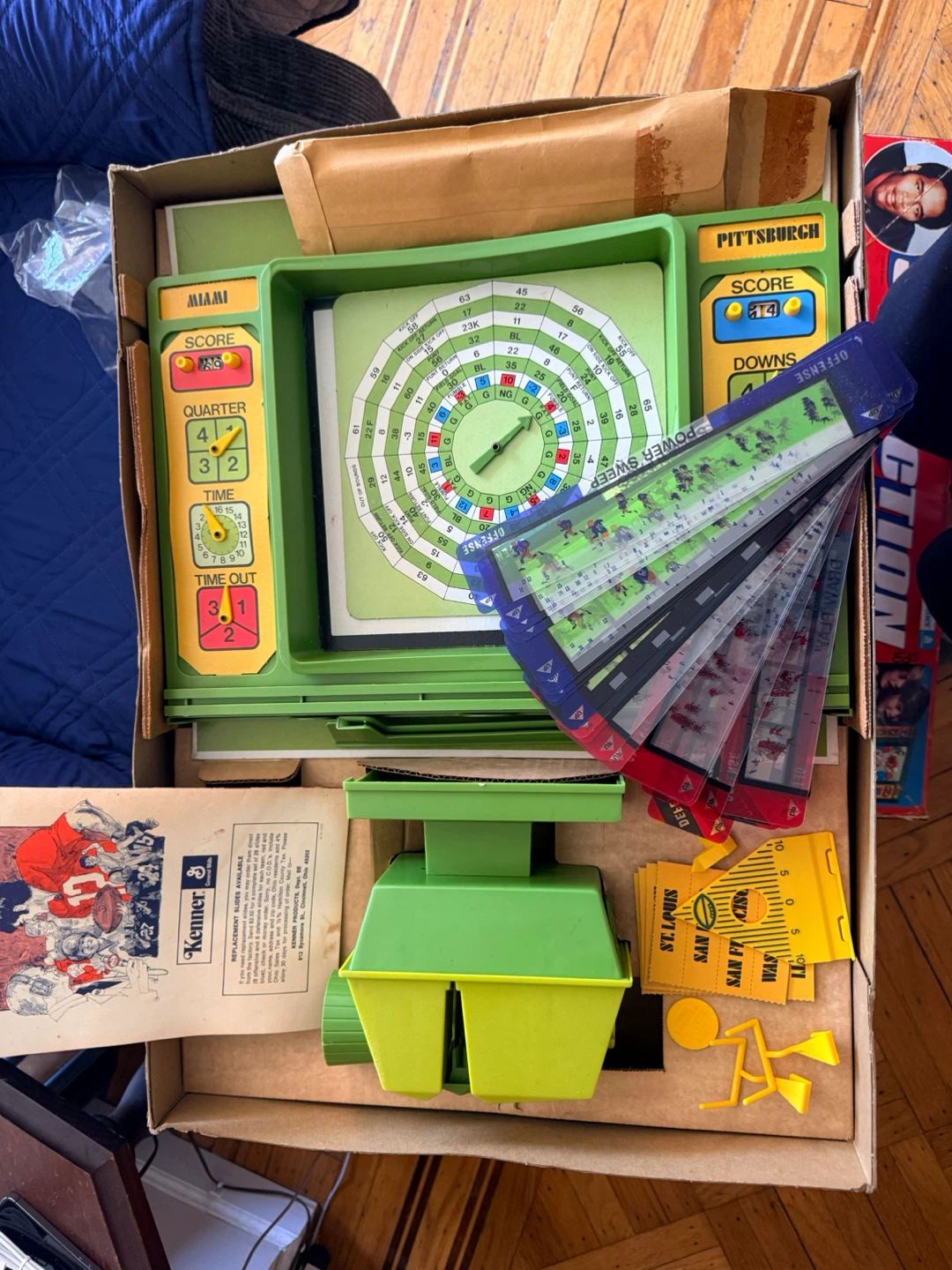 Kenner O.J. Simpson See-Action Football Game - photo 2