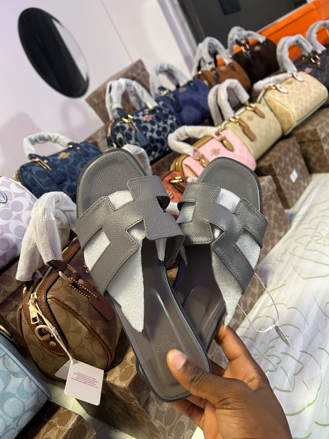 Sandales plates de luxe style H - photo 2