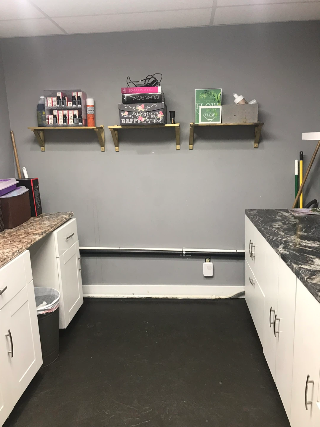 White Kitchen Cabinet Base Unit with Drawer and Doors