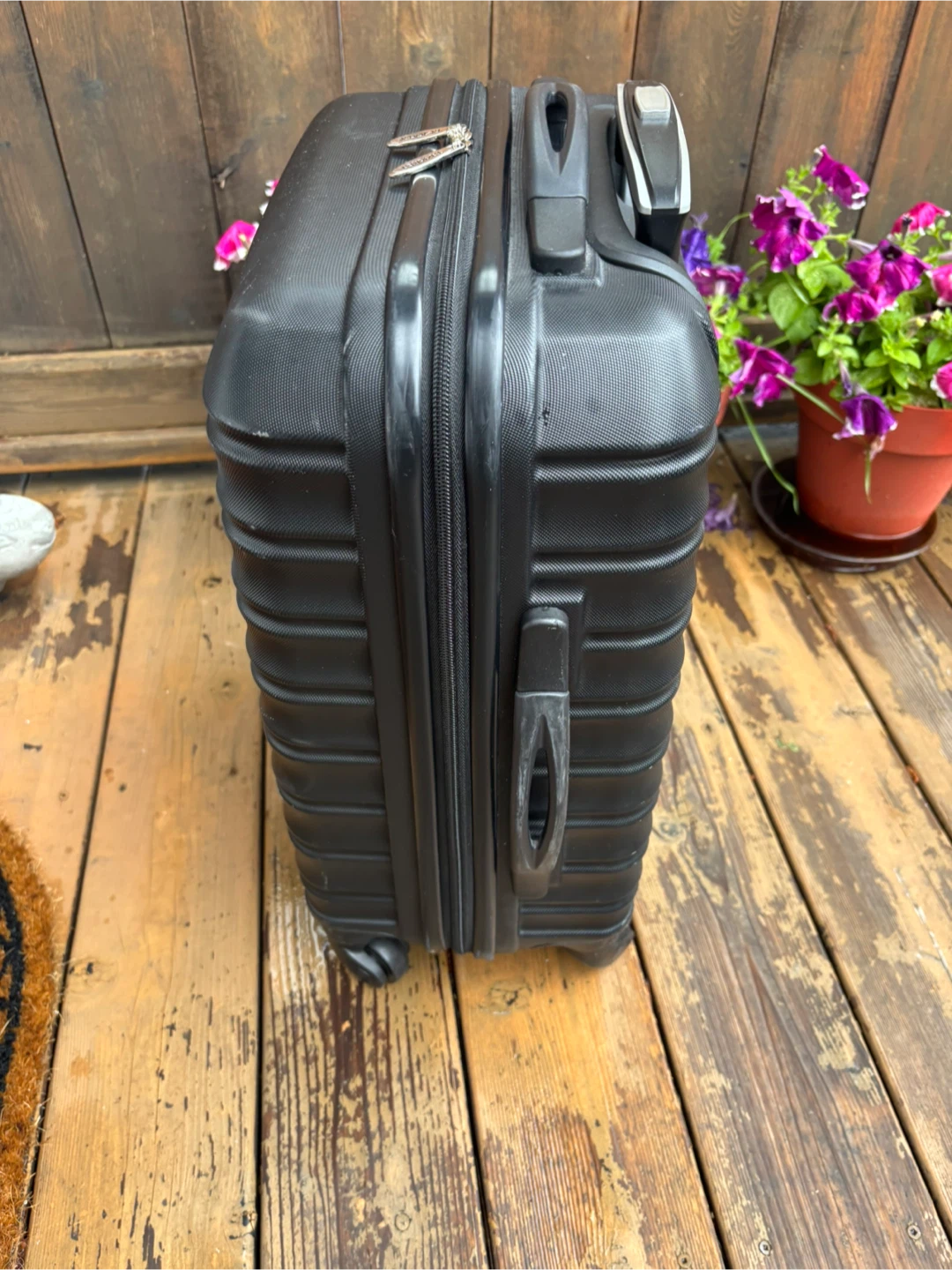 Black Bentley Tracker Carry-On Suitcase - photo 3