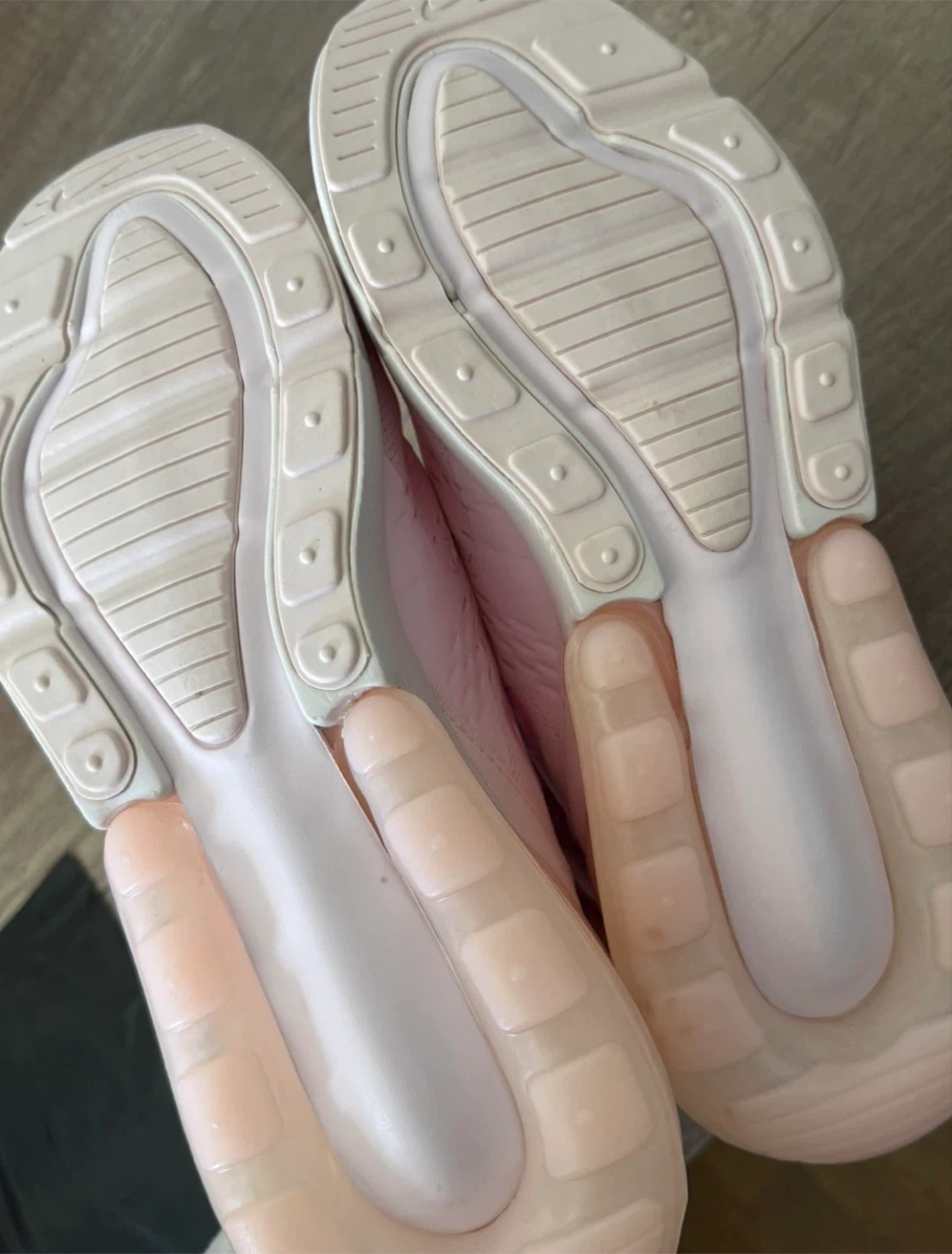 Women’s 11 Nike Air Max 270 Pink Sneakers - photo 3
