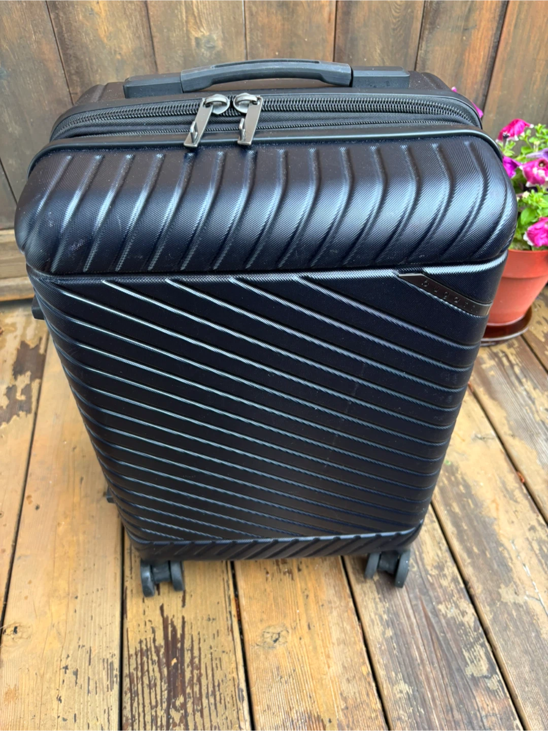 Bugatti Black Hardside Spinner Luggage