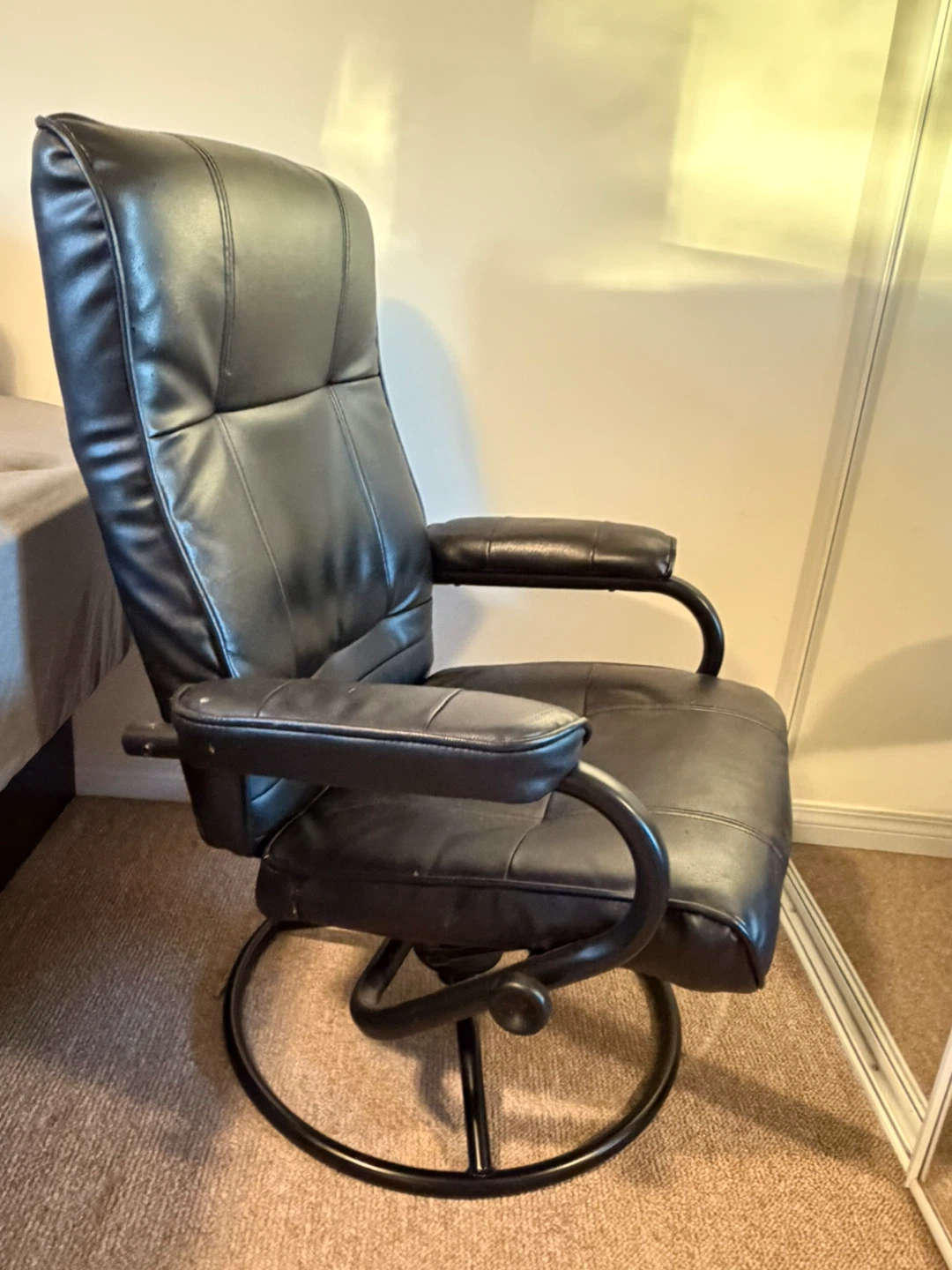 Black Faux Leather Office Chair - photo 2