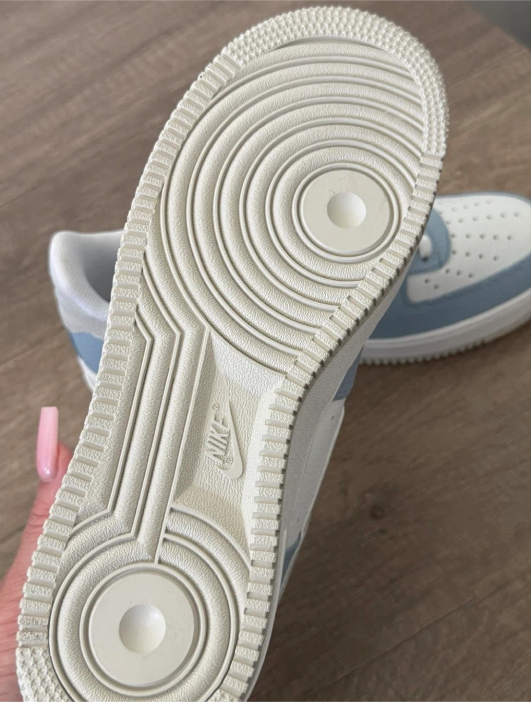 Women’s 10 Nike Air Force 1 Low Sneakers - photo 3