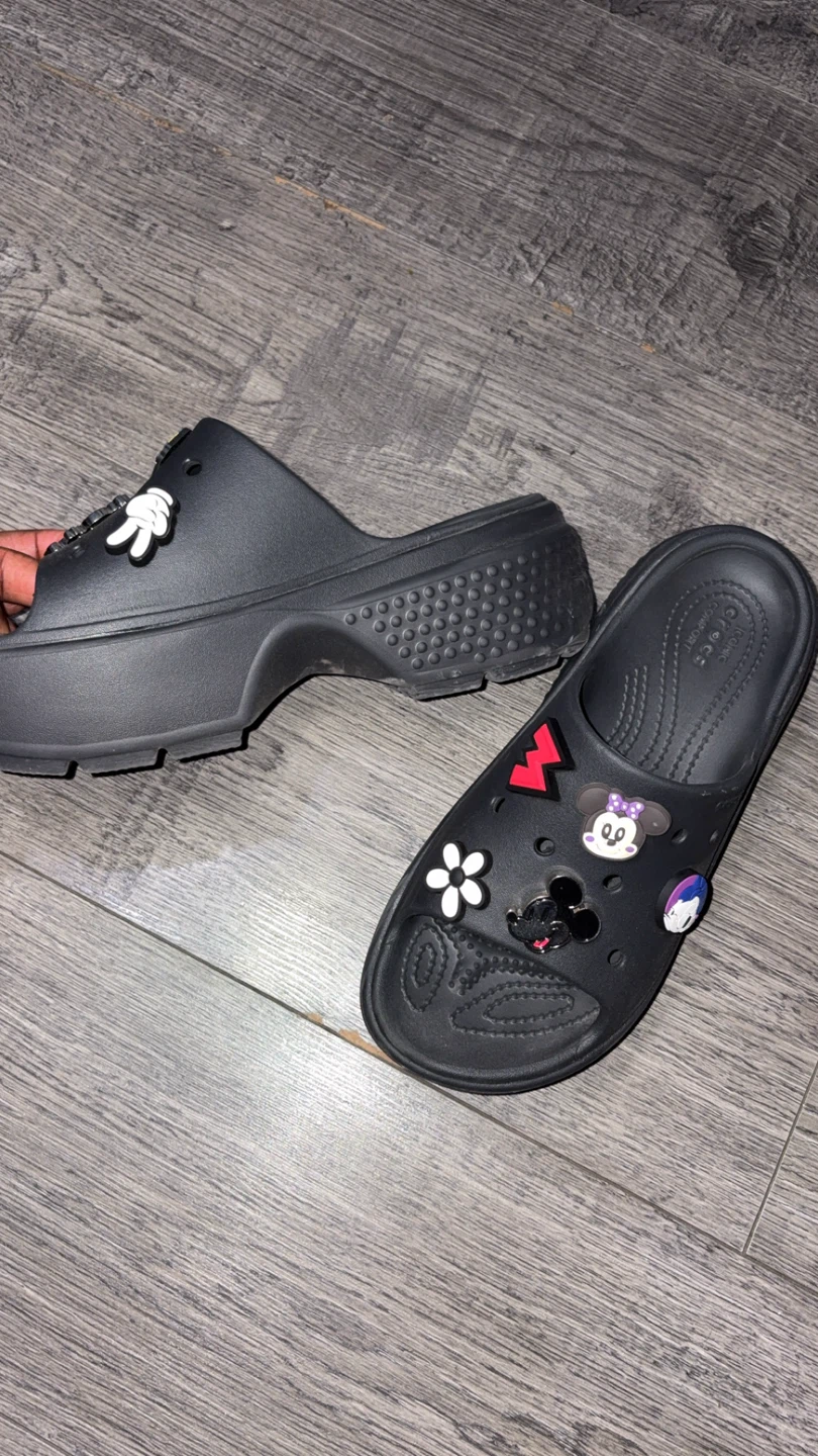 Tongs Crocs plateforme noir