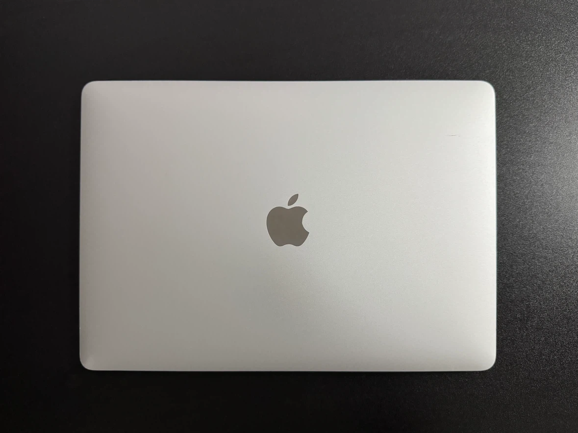 Apple MacBook Pro 2019 (13 inch) w/ Touchbar