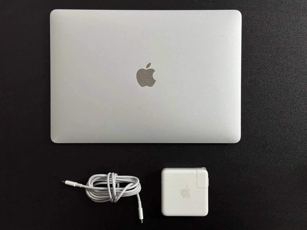 Apple MacBook Pro 2019 (13 inch) w/ Touchbar - photo 3