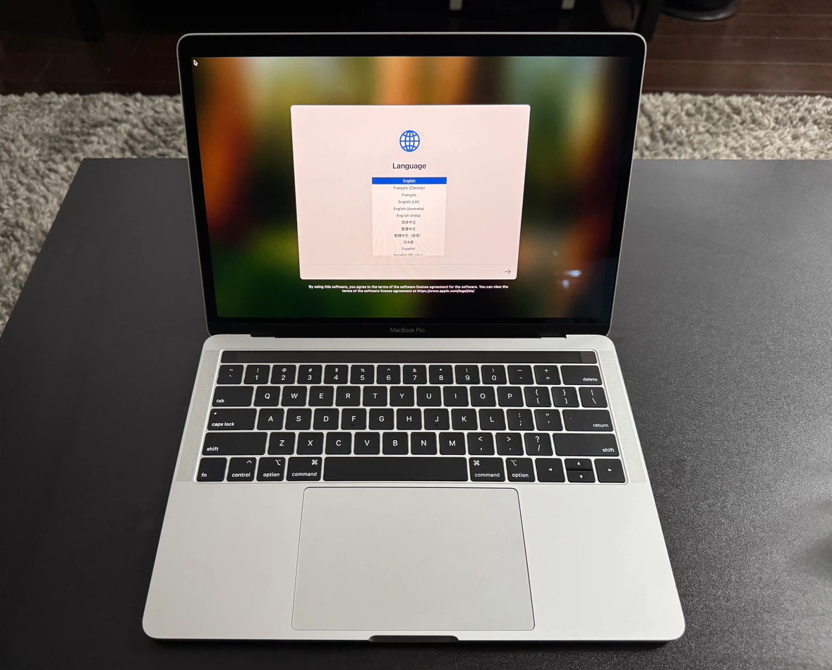 Apple MacBook Pro 2019 (13 inch) w/ Touchbar - photo 4