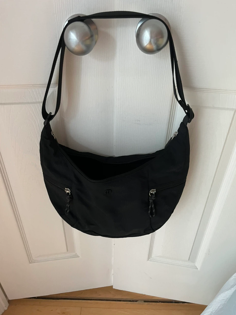 Lululemon Slouchy Sling Bag 6L - photo 2