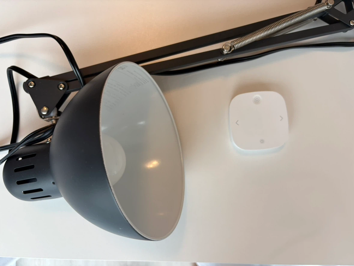 IKEA Smart LED Bulb + Remote +Desk Lamp - photo 3