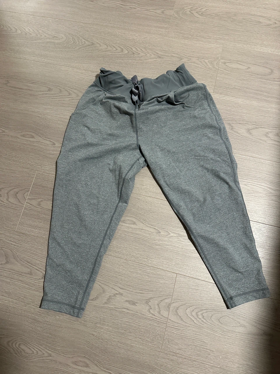 Lululemon Grey Cropped Athletic Pants