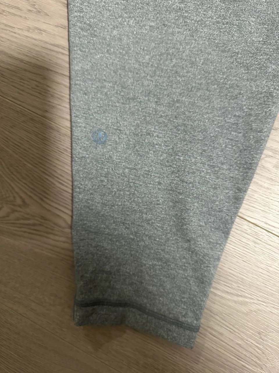 Lululemon Grey Cropped Athletic Pants - photo 2