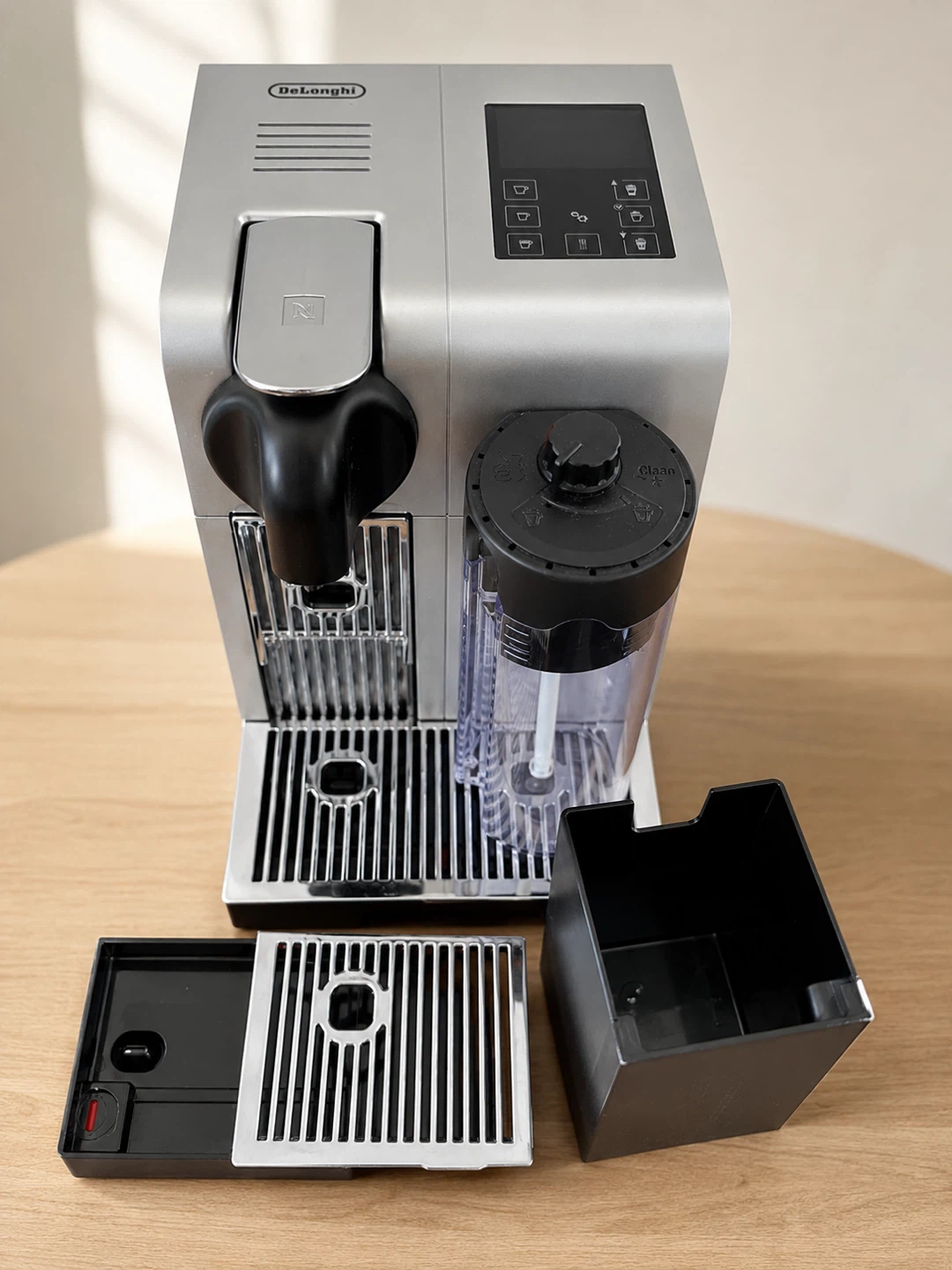 Nespresso Lattissima Coffee Machine - photo 2
