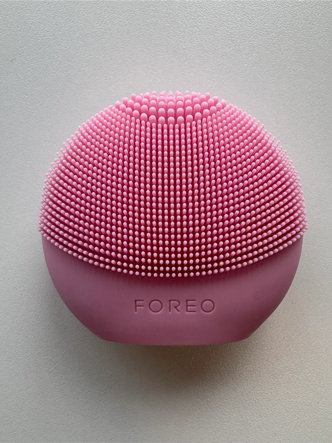 FOREO LUNA 4 play smart cleansing device